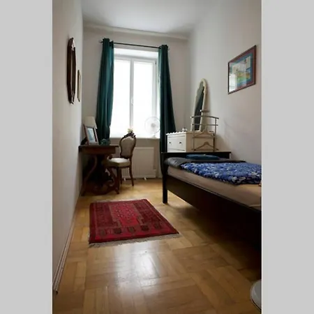 Central Sunny Quiet 3 Bedroom Apartment Salzburg