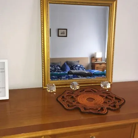 Central Sunny Quiet 3 Bedroom *